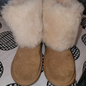 Toddler girl's size 13 chestnut ugg boots